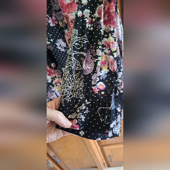 Ladies Maeve Hi-Low Tea Time Floral Black Button Up Small By Anthropologie - Picture 3 of 8
